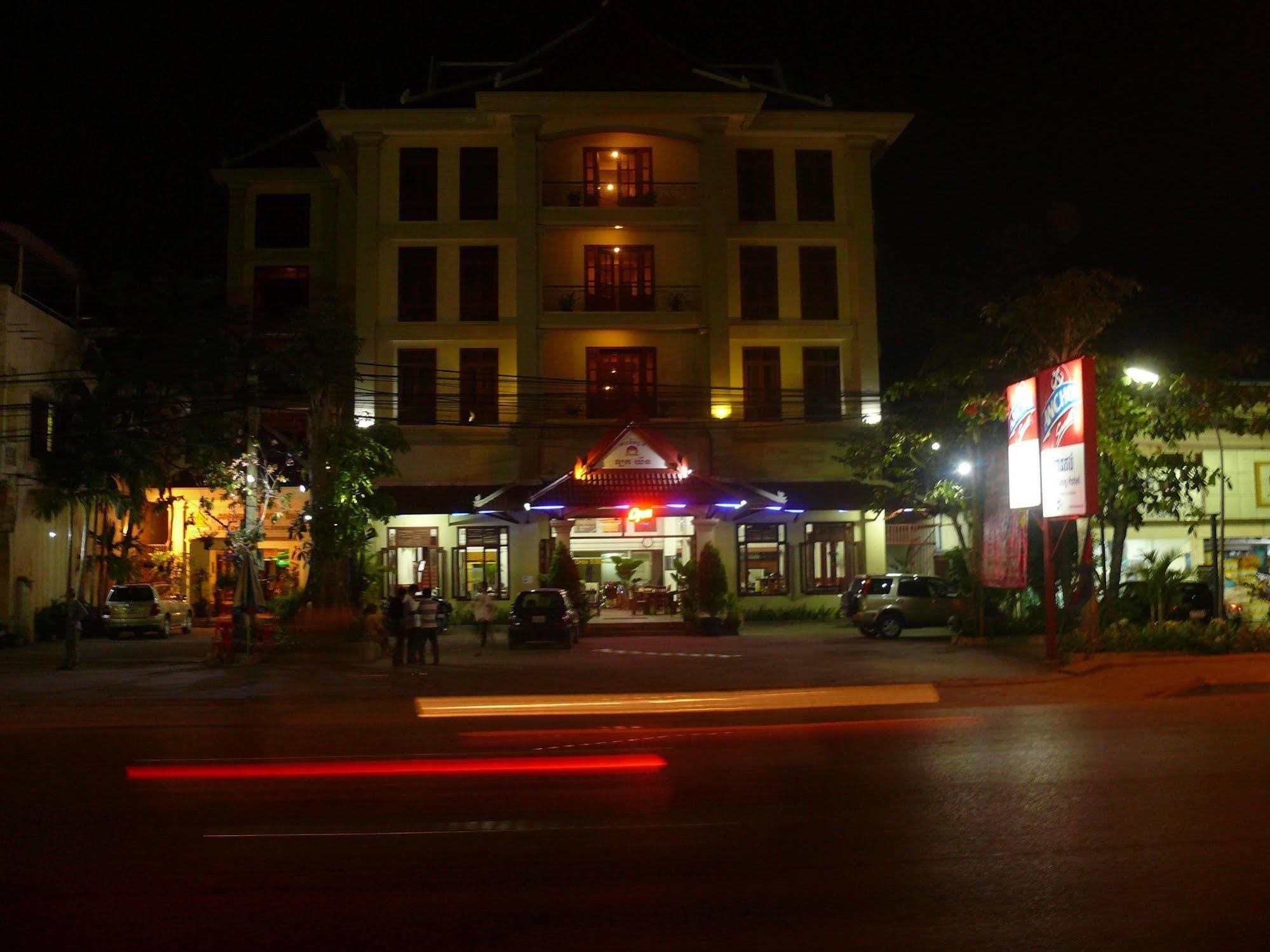 Han Kong Hotel And Restaurant Siem Reap Buitenkant foto