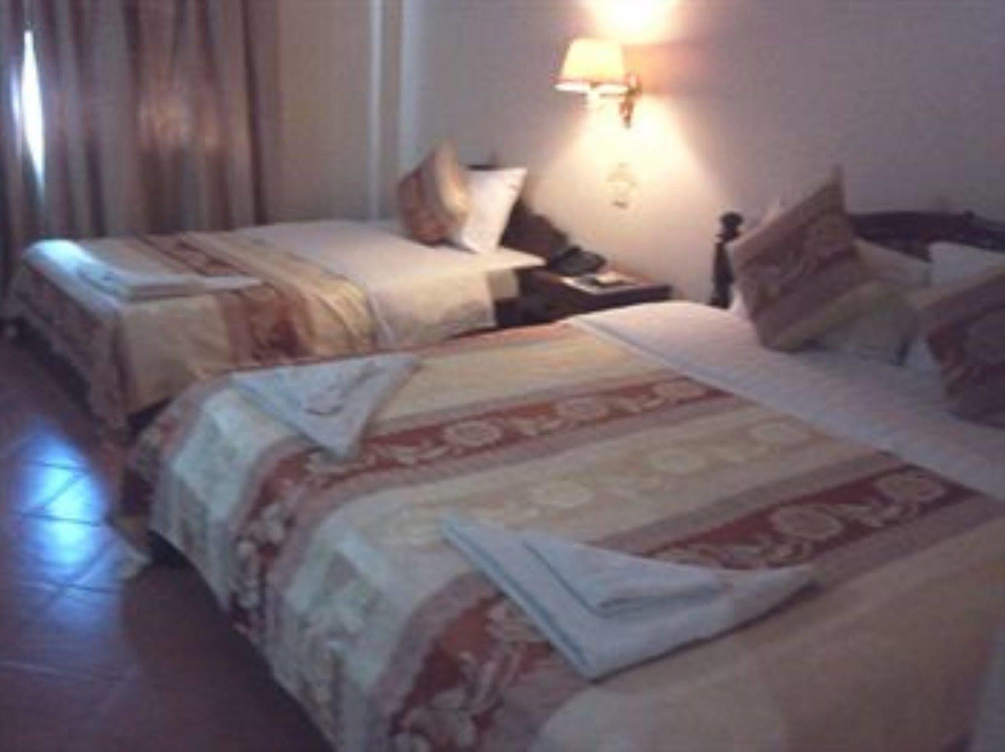 Han Kong Hotel And Restaurant Siem Reap Buitenkant foto